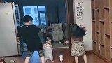 兄妹仨人第一天上舞蹈课，回家就成了这样，真想去学校找老师理论