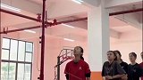 排球女孩摸高训练，教练都忍不住叫好