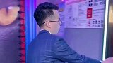 表妹出去玩到午夜还没回家，问她闺蜜之后才找到她，必须逮回家！