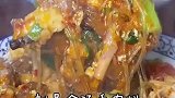 爱吃他家小炒的光看勺子就知道，残缺的勺勺也能做出最好吃的小炒