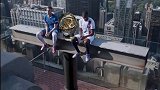 帕尔默和登贝莱前往洛克菲勒中心观景台拍摄了合影