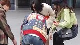 舍不得孩子套不着狼