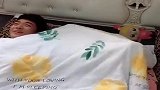 兄妹相差16岁，无意间拍到这一幕，不愧是手足情深，真令人羡慕
