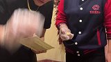 店员：在咱家吃的挺好的吧，下回别吃了