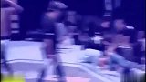 格斗-15年-不忍直视！格斗选手小腿被踢断 对手被吓哭-新闻
