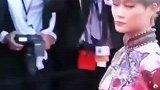 李宇春越来越会打扮，女人味中带有着飒爽，真是美得独树一帜
