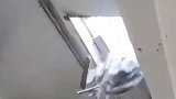 找亲戚给房子开天窗，一动手我就愣了，拿我当个孩子糊弄吗