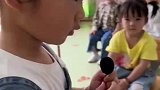 幼儿园开学，萌娃自我介绍我叫美女