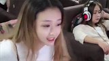 网管让二毛付钱，没想到二毛把手机押给他了，网管看到手机就懵了