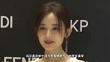 古力娜扎真会穿！穿紫色蕾丝短裙仙气飘飘，犹如刚出浴的美人