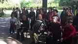 我们在郑州碧沙岗公园合唱《送别》