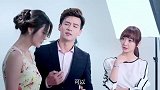 美女不知道怎么拍照，小伙引导她要懂得想象