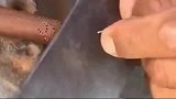我敢说很多的人，已经看不懂这个秤，但是手艺人还在坚持！