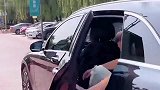 就劫匪这智商，还想来抢劫我，想多了吧
