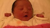 出生第一晚的新生儿，这小手小脚，还有小酒窝，心都萌化了