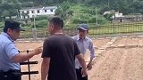 邻居建围栏老两口看不顺眼不让建