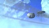 UFO出现在空中，形状酷似陨石，外星人的飞船真奇怪
