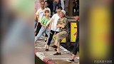 这才是真正的民间高手！大爷这表情太淡定了