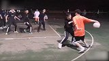 一顿操作猛如虎!头盔哥野球场终结对手脚踝