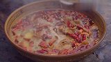 炊二锅：川味的“水煮肥肠”你吃过吗？又麻又辣