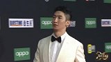 吹爆武大靖的完美侧颜，奥运男神现场展示迷人眼睫毛