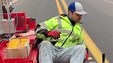 道路画线师的日常，借助专业的工具，轻轻松松就能划好道路标线！