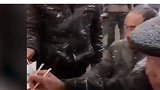 陕西商洛一婚礼遇大雪，宾客吃着吃着就白了头