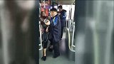 爆新鲜-20170307-北京中年大妈坐公交刷学生卡被发现后竟倒地打滚