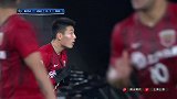 这个演技还得练啊！ 武磊禁区内跳水被黄牌警告