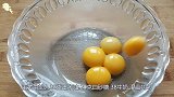 双色双味蛋糕卷，蛋糕的香甜浓郁的可可香味搭配一起，神仙伴侣