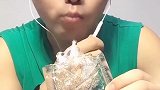 空心盒子冰，连吃带喝，过瘾，哈哈！