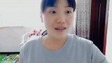 宝妈趁换季给宝宝做翻身技能训练，刚满四个月的宝宝很快就学会了