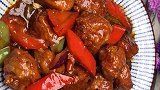 厨师长教你农村烧汁猪肉丸的做法，猪肉丸鲜嫩多汁又好吃