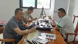 小马请吃饭，冻品哥选的菜系绝了，厕所串串，猪圈火锅全排上