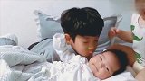 给他们兄弟俩生了个妹妹，结果每天醒来就是这个画面简直太温馨