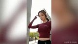 气质范儿！美女小姐姐户外健身 超完美曲线秀出好身材