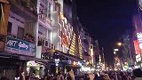 老外：中国小伙在越南的酒吧街 俊男美女在街上劲歌热舞