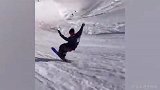 国外大神高难度双板滑雪 冬天你还窝在家里取暖吗？