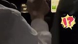 女子打出租遇硬核司机大爷，掏出放大镜看导航