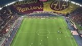 数万名罗马球迷造巨幅致敬tifo 老帅拉涅利动容
