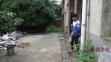领养姐姐为供亲弟上学偷偷卖掉房子，五年后弟弟事业有成回来报恩