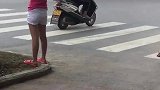 这么宽的路！这是高手