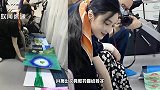 范冰冰探望自闭症儿童，与孩子们热聊合影，亲和力超强如邻家姐姐