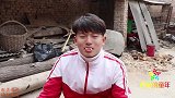 小伙伴们用假牙糖吓唬小美，没想到反被小美吓得拔腿就跑！