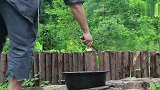 小伙隐居深山，用2斤五花肉做卤肉饭，别提有多美味了