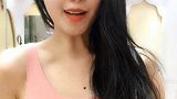 小姐姐的演技太尴尬了