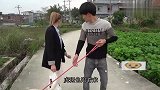 小明和小丫一起给下司犬洗澡，洗完发现不是纯种下司，感觉心凉了