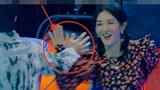 张杰谢娜节目又同框了，细品两人下意识手部举动，是真爱了