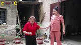 爆笑喜剧：老大怀孕妈妈细心照顾，妹妹看不下去想歪招，结果被打