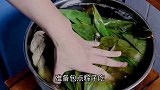 小伙第1次包粽子，包了甜的咸的一大锅，好吃不腻